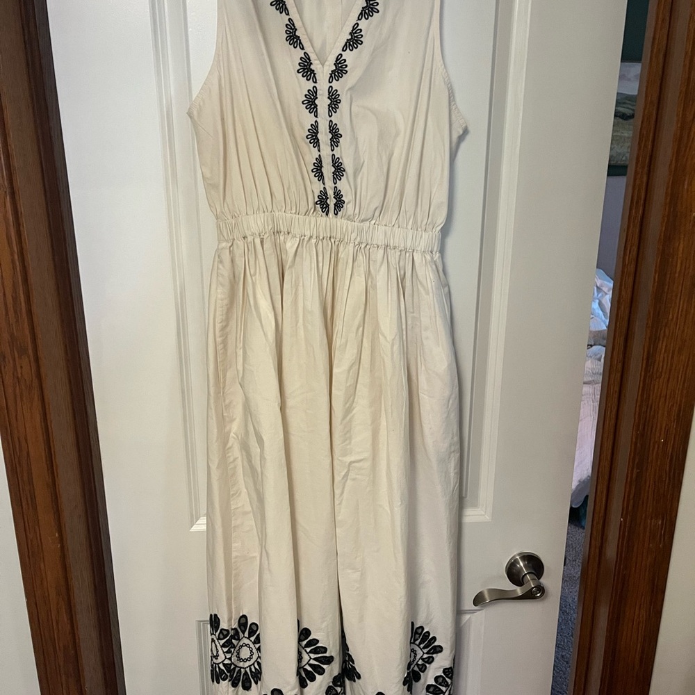Universal Thread eyelet maxi sundress size L NWT